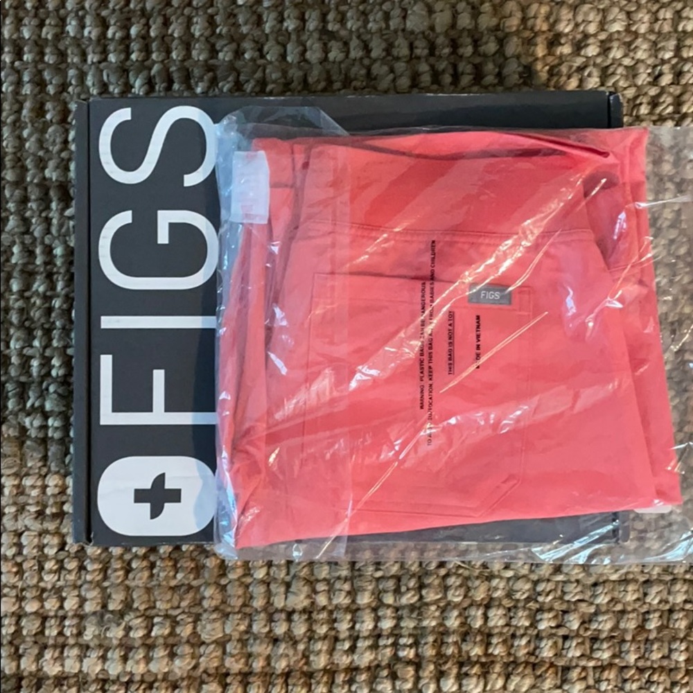 Figs Livingston pant Hot Coral M NWT
